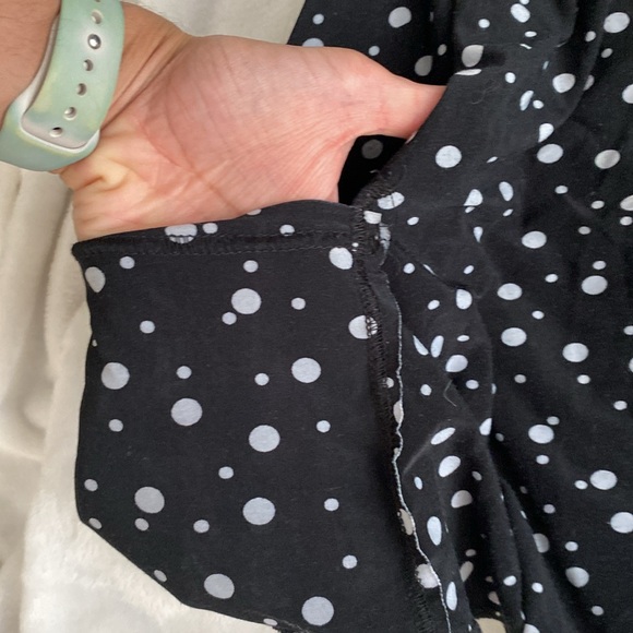 Black and gray polka dot sleeveless midi dress - Picture 10 of 17